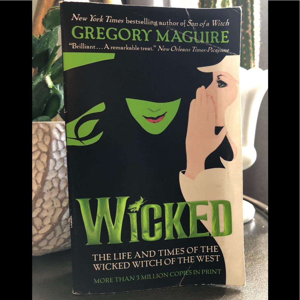 “Wicked” the book 📚